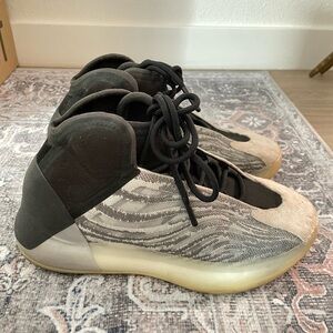 Stylish Black and Tan Sneakers